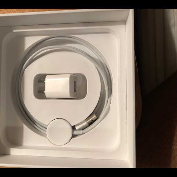 Apple Watch Series 3 GPS + Cellular 42MM - Picture 7 of 8